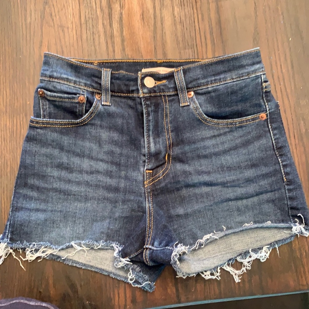 LEVI’s high rise shorts 25